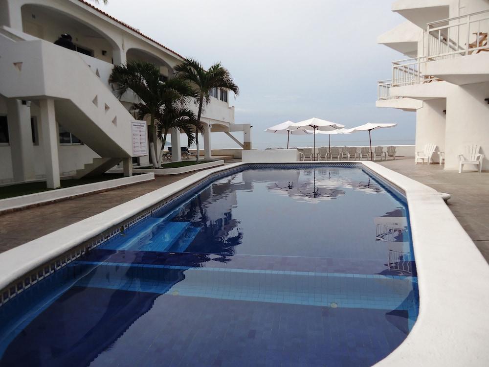 Hotel Bagasi Манзанило Екстериор снимка