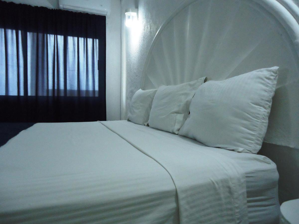 Hotel Bagasi Манзанило Екстериор снимка